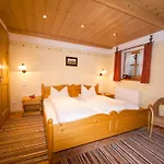 Hotel Benediktenhof